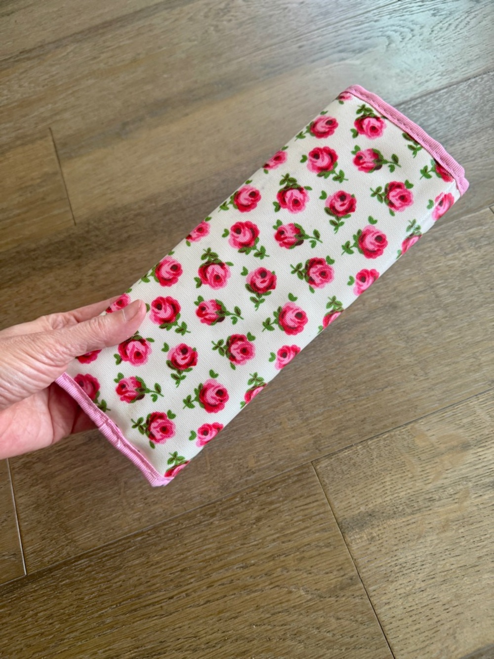 Cath Kidston Brush Roll Pink Rose Print - Picture 5 of 5